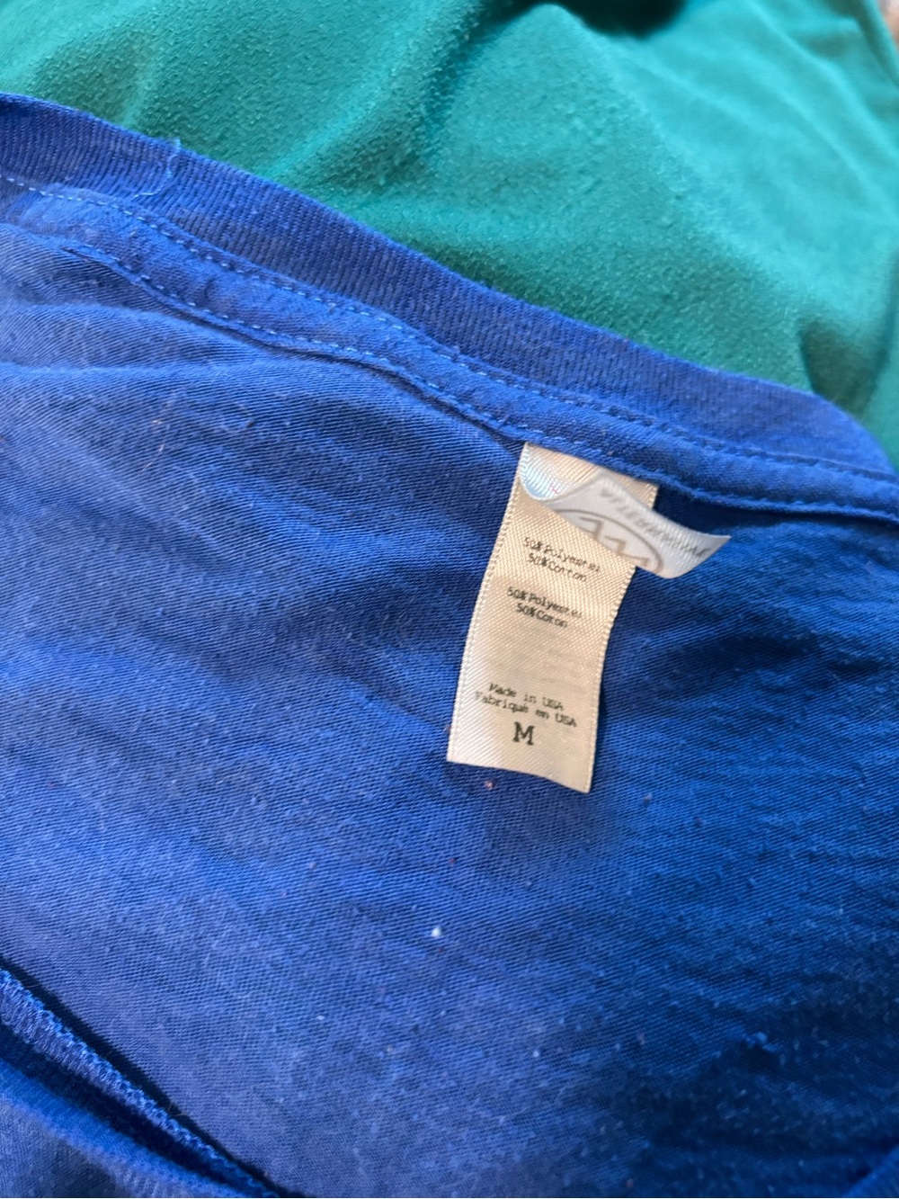 shirt size medium - Picture 4 of 4